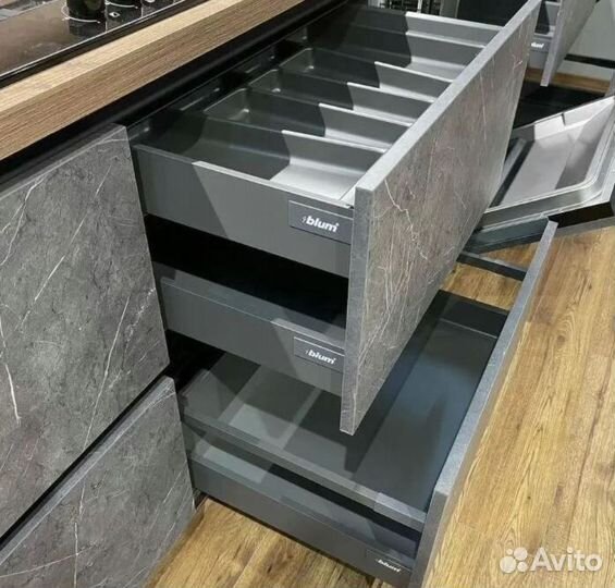 Кухни на заказ. Установка под ключ