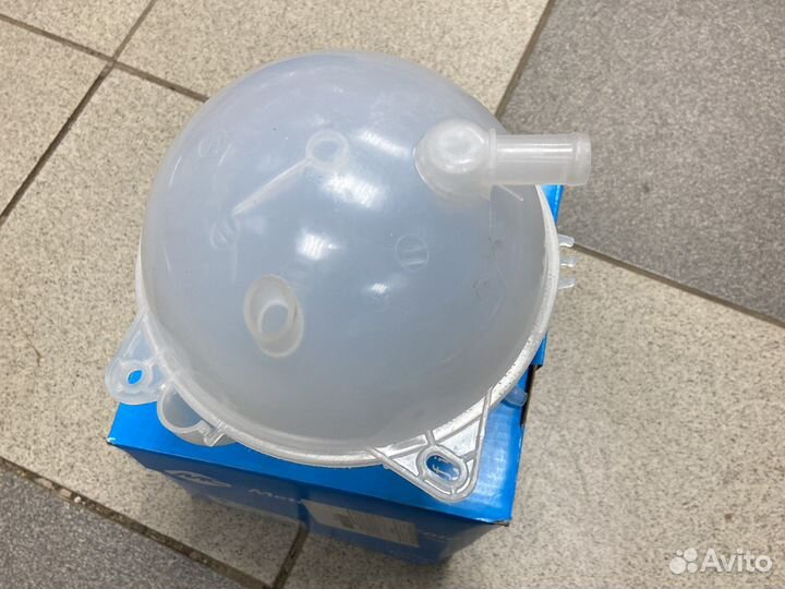 Расширительный бачок vw Golf 4 bora octavia A3