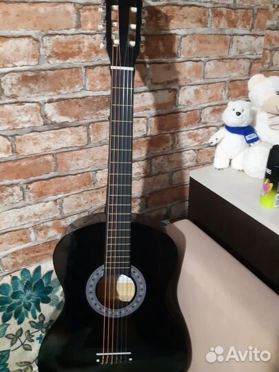 Акустическая гитара