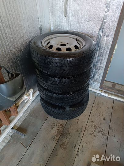 Hankook Winter I'Cept Evo 215/65 R16