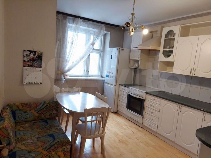 2-к. квартира, 68 м², 8/10 эт.