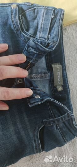 Джинсы и футболка