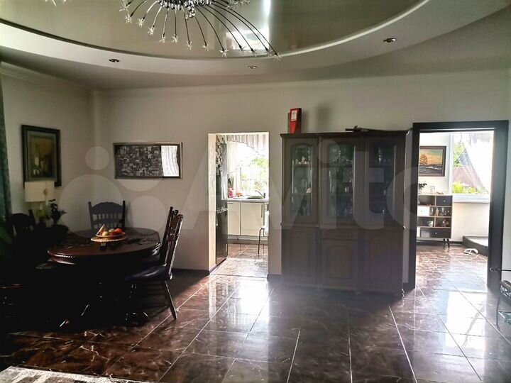 Дом 180 м² на участке 7,5 сот.