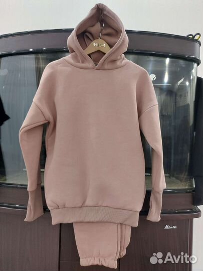 Костюм спортивный новый жен