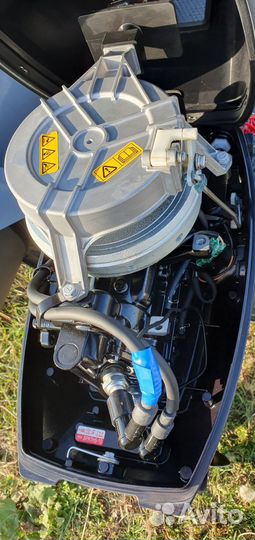 Продам пвх лодку Apache3300 с мотором Tohatsu 9.8