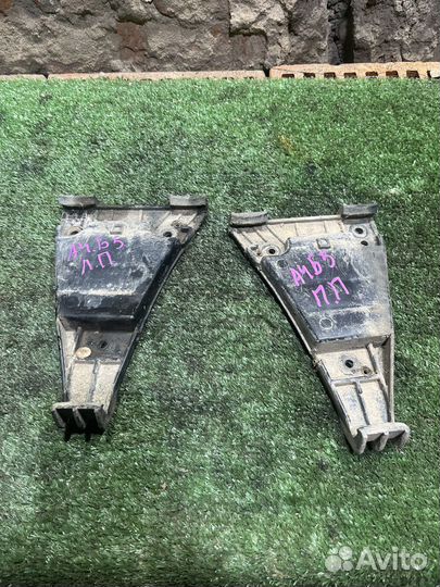 Крепление боковые бампера Audi A4B5