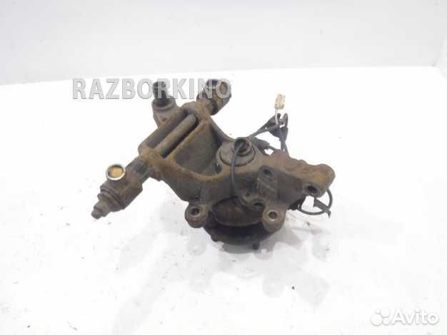 Кулак задний правый Мазда