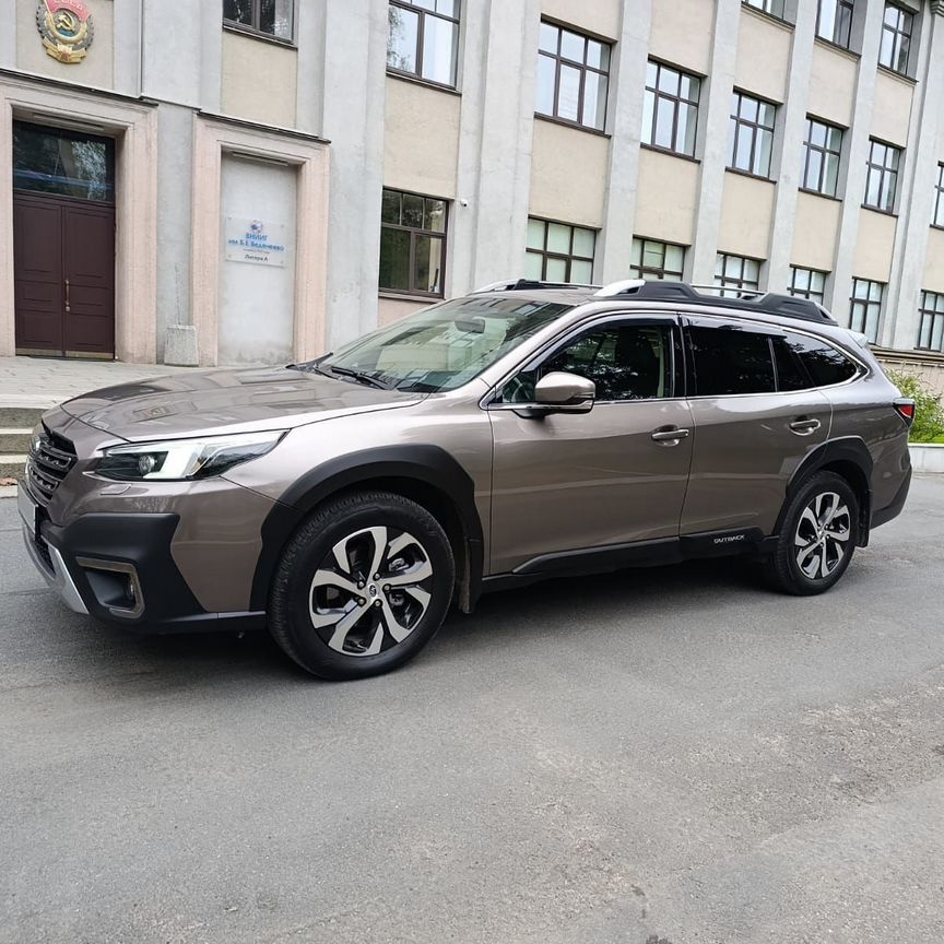 Купить Subaru Outback 🚘 от 400 000 ₽ в Великом Новгороде