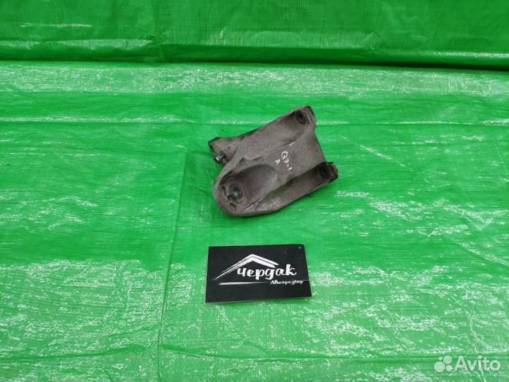 Кронштейн двигателя левый 4.2 Audi Q7/VW Touareg