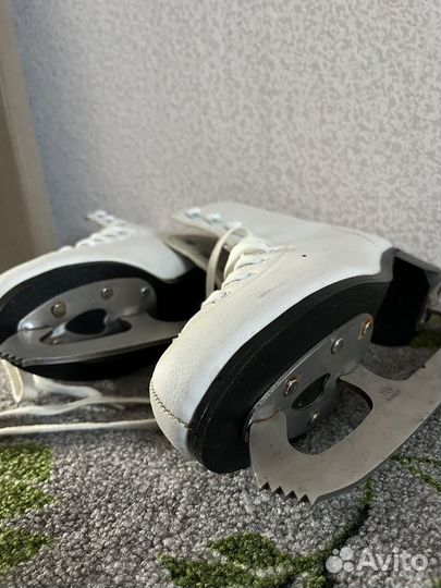 Коньки фигурные 38 размер