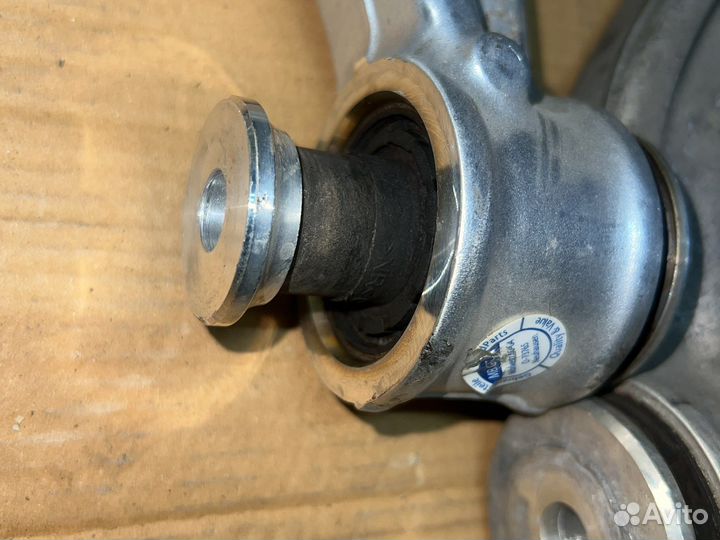 Рычаг на Рычаг подвески Mercedes Amg Gt C190 M178