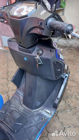 Продаю скутер мотороллер