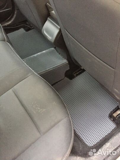 Авто коврики Reno Fluense