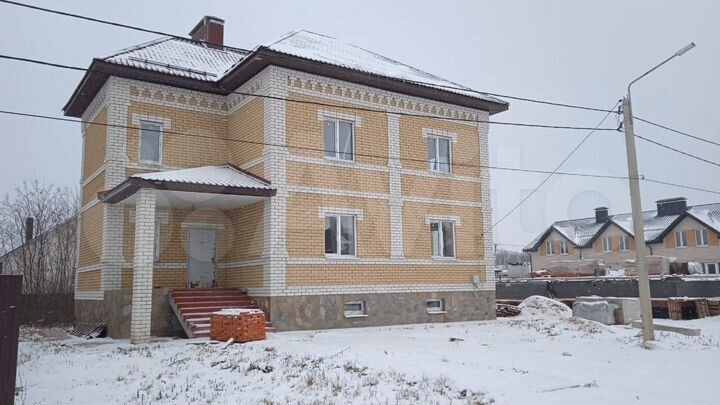 Дом 280 м² на участке 7,5 сот.