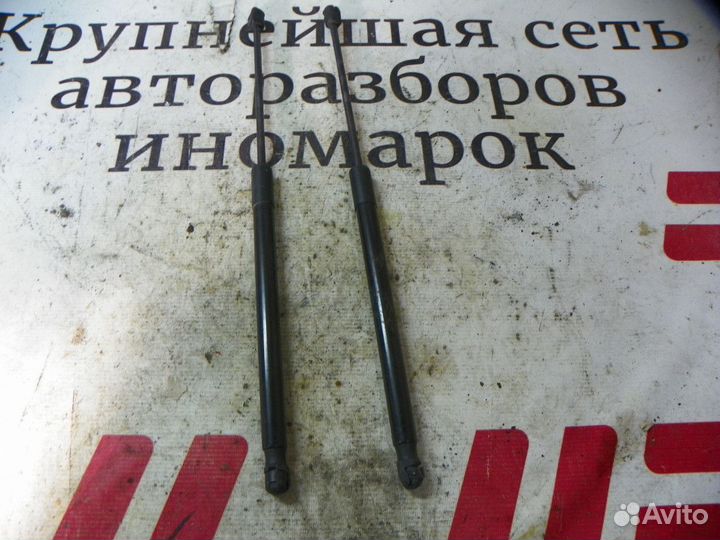 Амортизатор двери багажника Audi A1