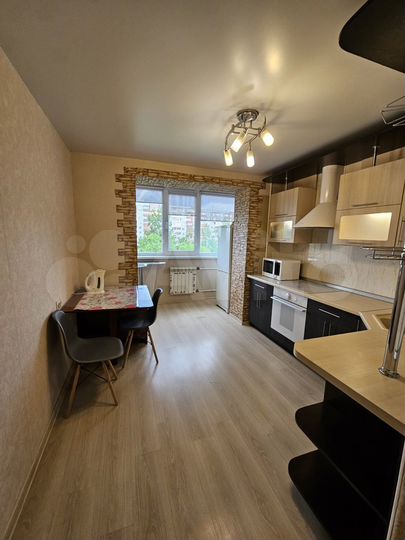 2-к. квартира, 55 м², 3/9 эт.