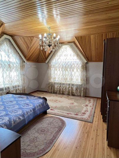 Дом 200 м² на участке 4 сот.