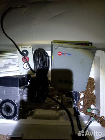 Привод для секционных ворот алютех