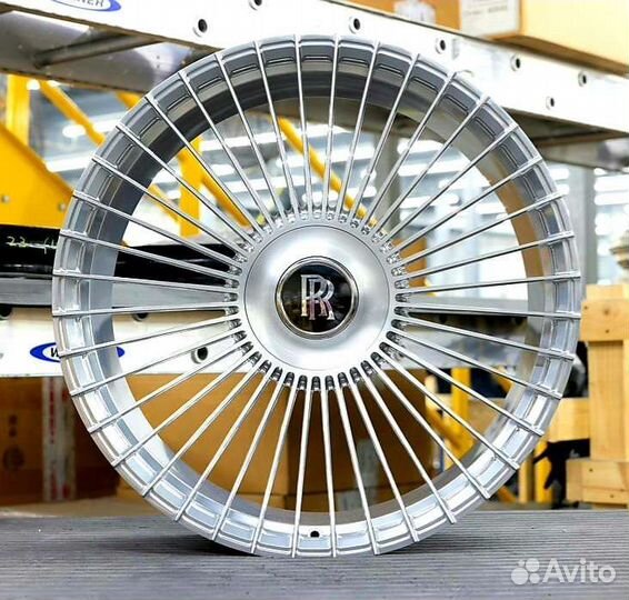 Кованые диски R24 на Rolls-Royce Cullinan RR31