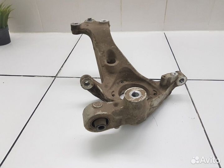 Кулак поворотный задний (правый)