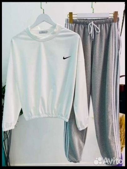 Спортивный костюм женский новый