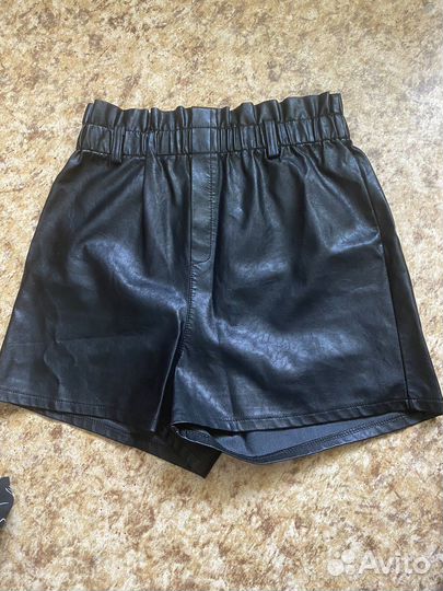 Кожаные шорты