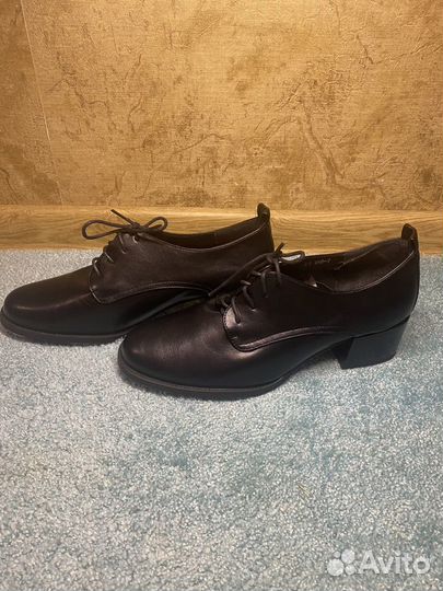 Закрытые туфли на шнурках