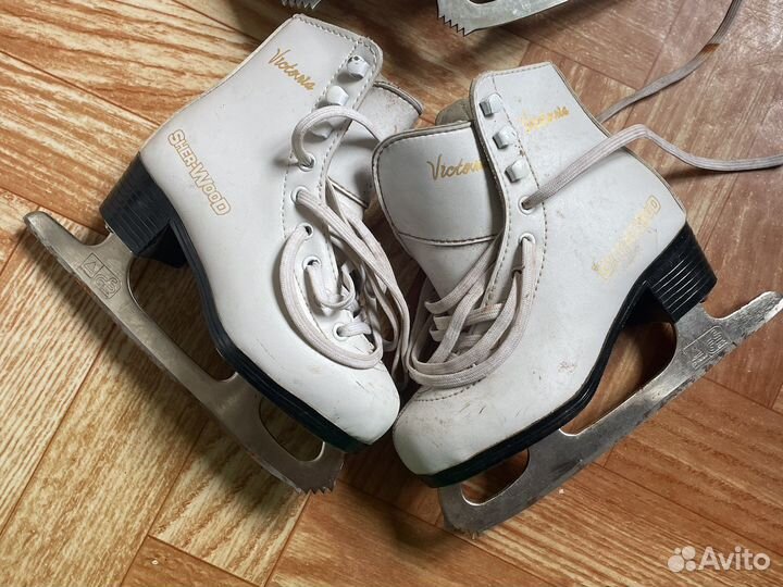 Коньки фигурные детские размер 28