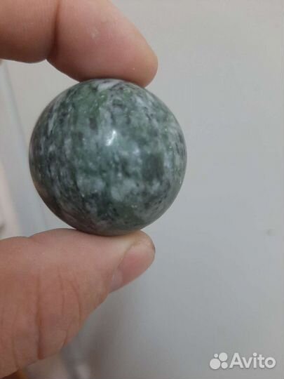 Нефритовый камень