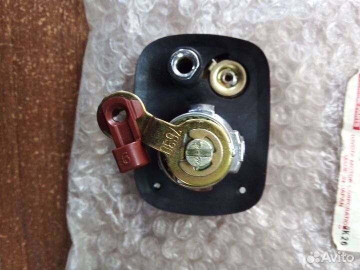 Замок двери багажника оригинал TLC 80 VX