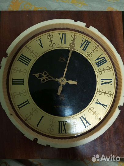 Часы настенные кварцевые