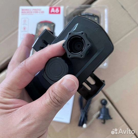 Автомобильный держатель с беспроводной зарядкой