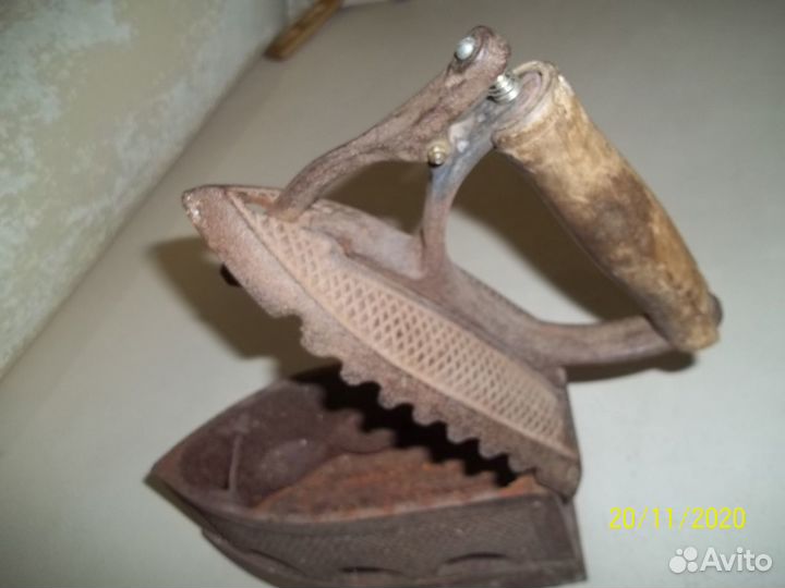 Утюг на углях СССР. 