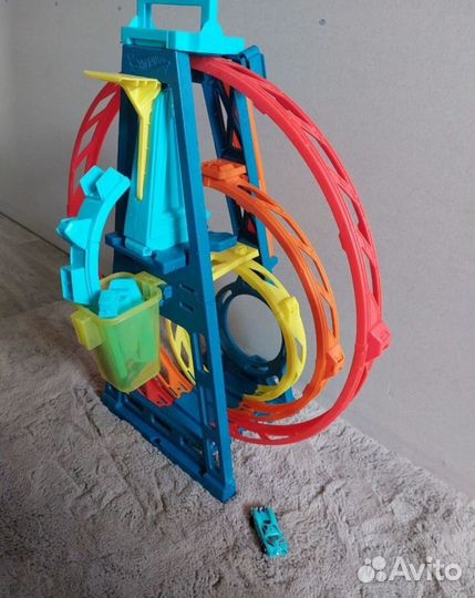 Hot wheels трек парковка