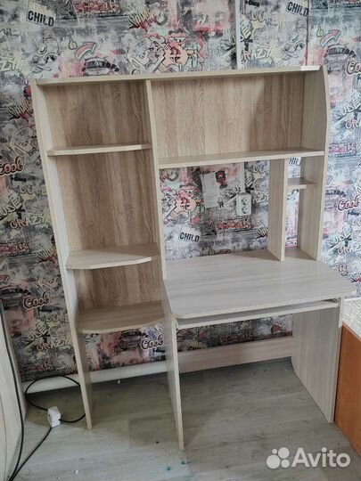 Письменный стол