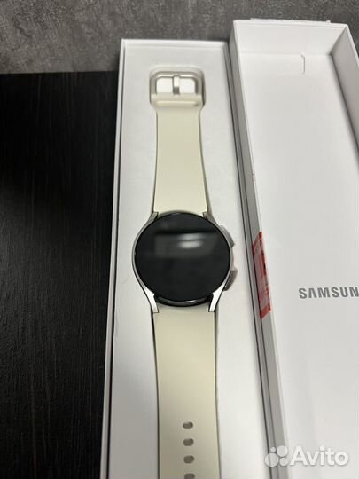 Samsung Galaxy Watch 6 40mm white gold