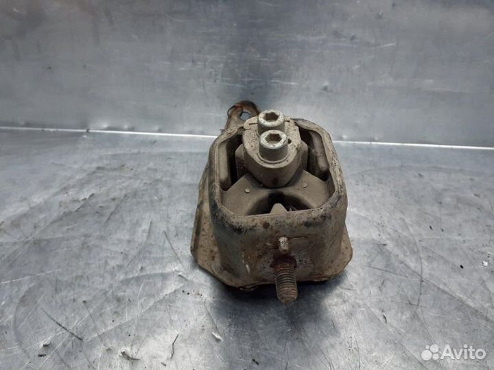 Кронштейн опоры двигателя Volkswagen Pointer/Golf