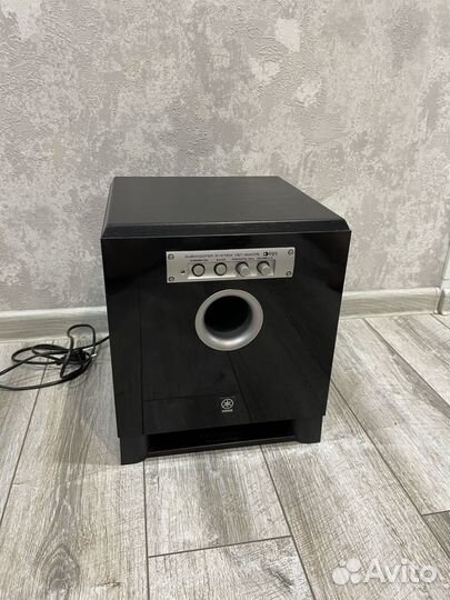 Сабвуфер Yamaha YST-SW015 (в идеале)