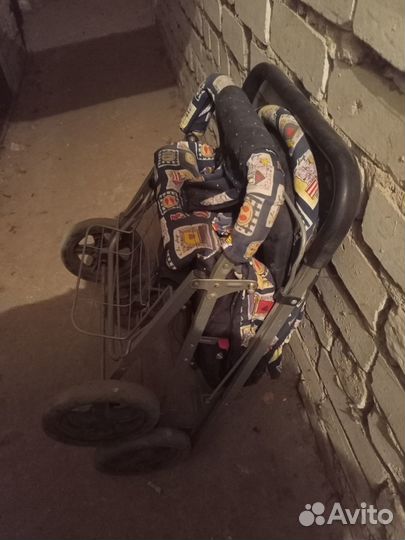 Детская коляска сильно б/у