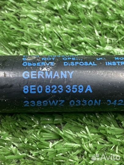 Амортизатор капота Audi a4 8e 2163