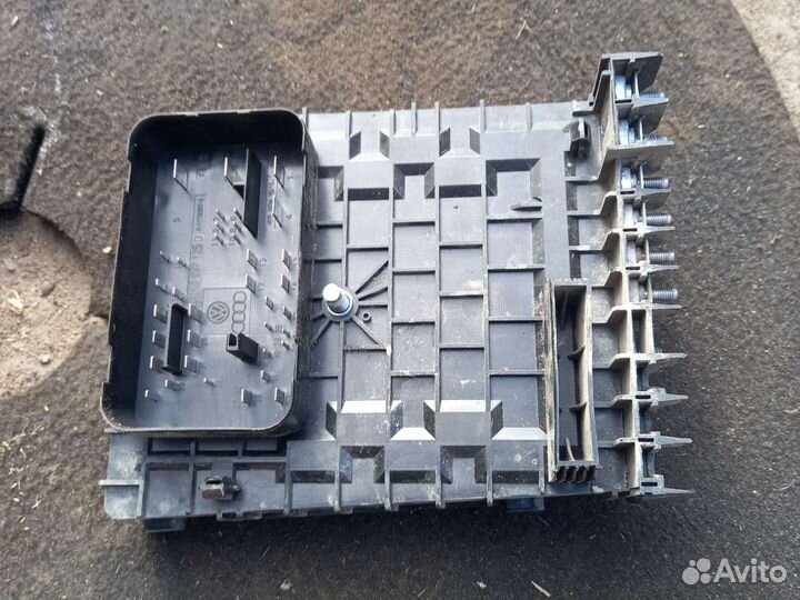 Шкода ети блок предохранителей под капотный