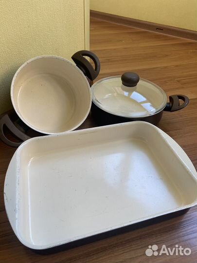 Эмалированные кастрюля, сотейник и жаровня