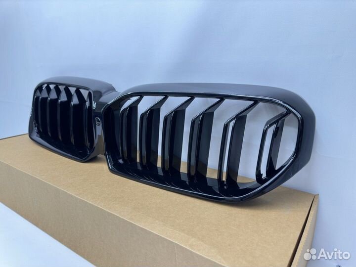 Ноздри BMW 5 G30 F90 рестайлинг черный глянец