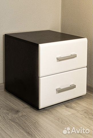 Тумба прикроватная