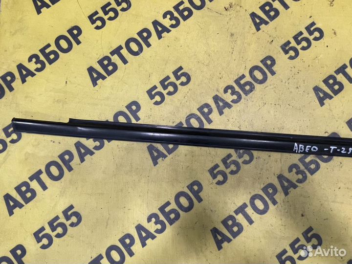 Накладка стекла переднего R Chevrolet Aveo T250