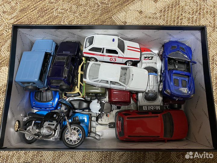 Игрушечные машинки металлические