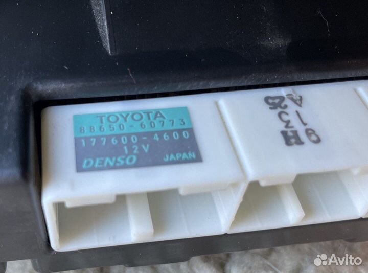 Блок управления климатом toyota lexus 88650-60773