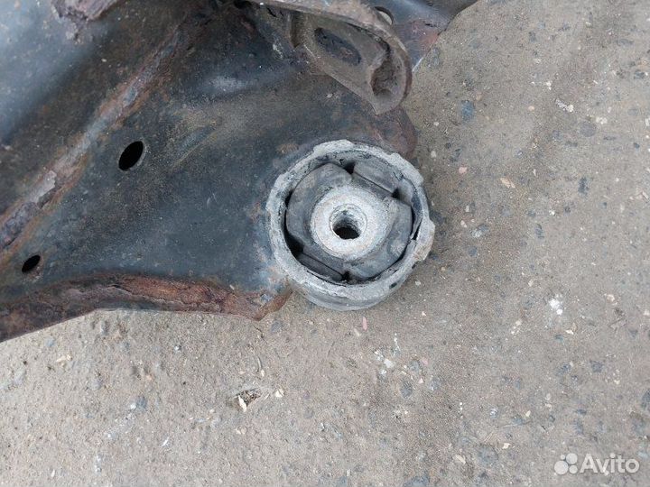 Балка подвески Audi Q7 4L 3.0 tfsi 2012