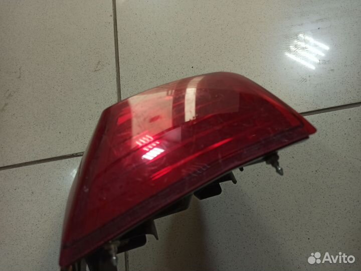 Задний левый наружний фонарь peugeot 4007