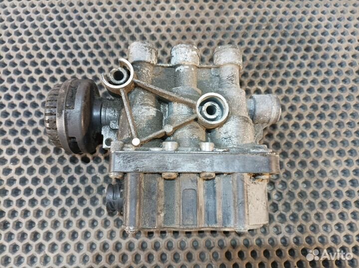 81259026238 Кран уровня пола главный